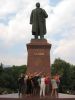 Jata- pod pomnikiem Lenina patrzcego na port