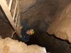 Zejcie do Harbeskiej Jaskini studni odwadniajc lej krasowy