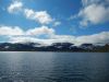 Po drugiej stronie jeziora jest lodowiec Hardangerj&#248;kulen